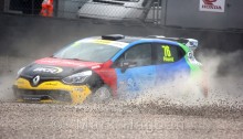 Freddie Hunt in the Clio Cup at Donington Park